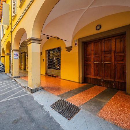 Апартаменты Sui Tetti Di Bologna Centro, Casa Dei Colori Экстерьер фото