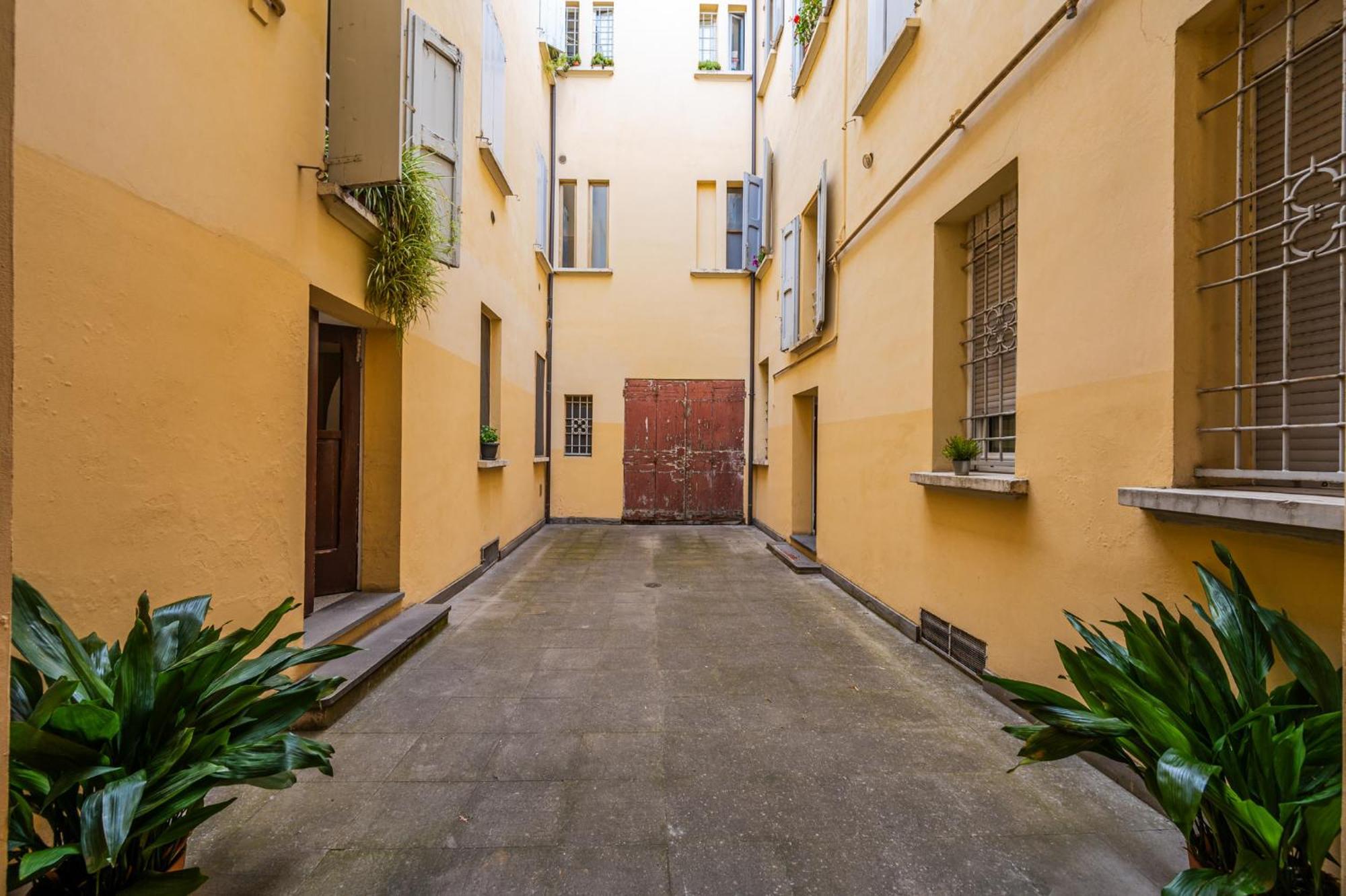 Апартаменты Sui Tetti Di Bologna Centro, Casa Dei Colori Экстерьер фото
